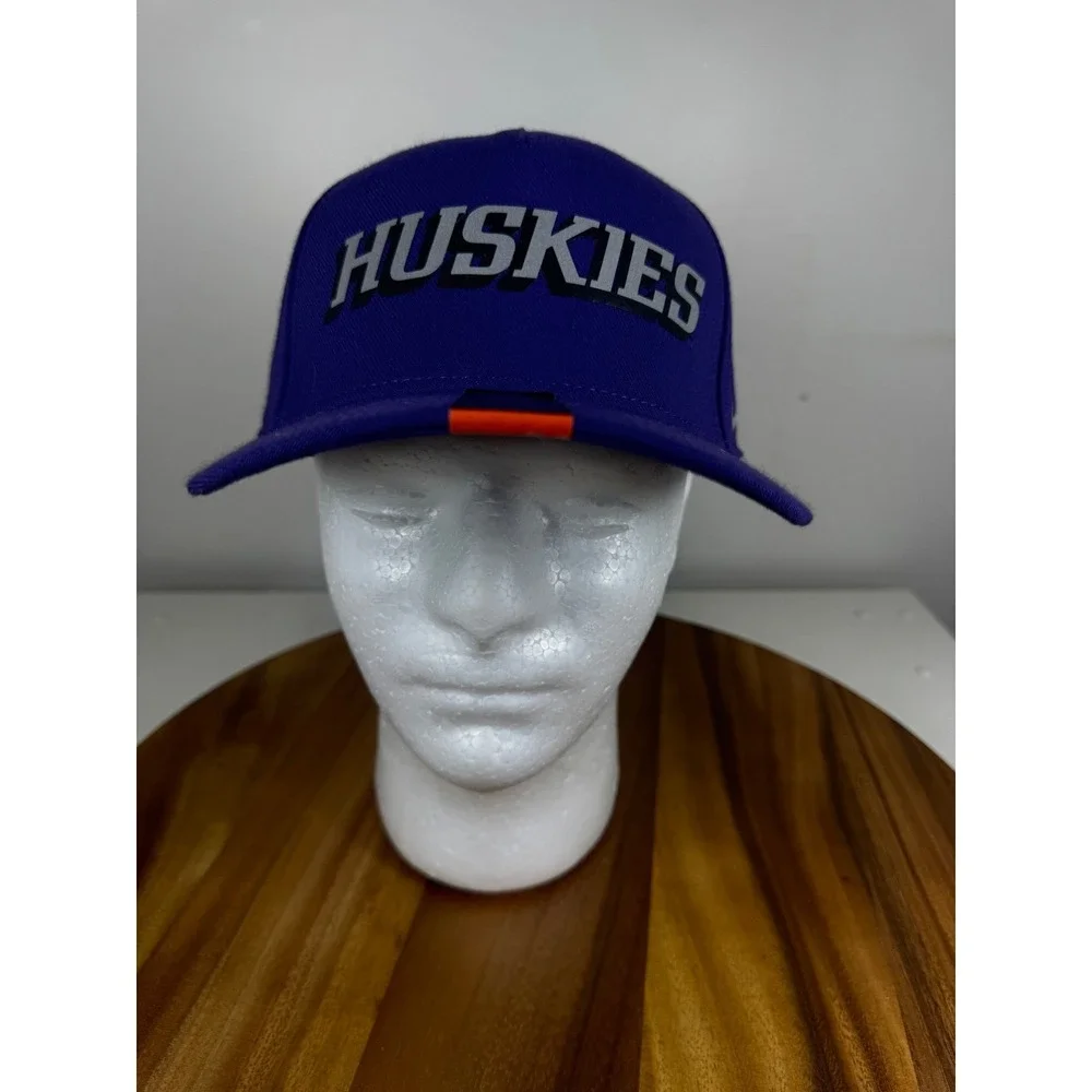 Nike Washington Huskies Verbiage Swoosh Flex DNA Purple Classic‎ 99 Hat